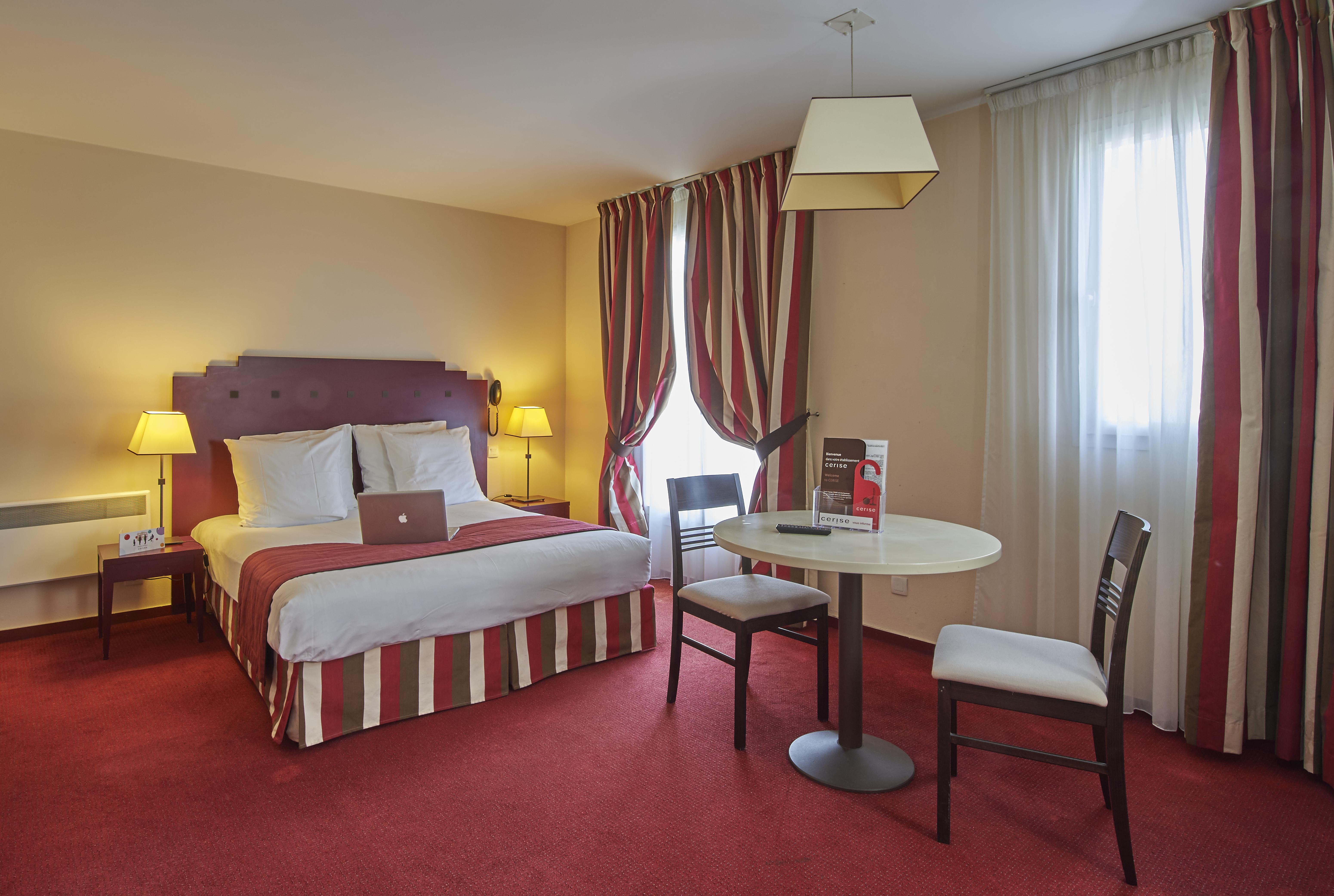 Hotel Cerise Chatou Buitenkant foto