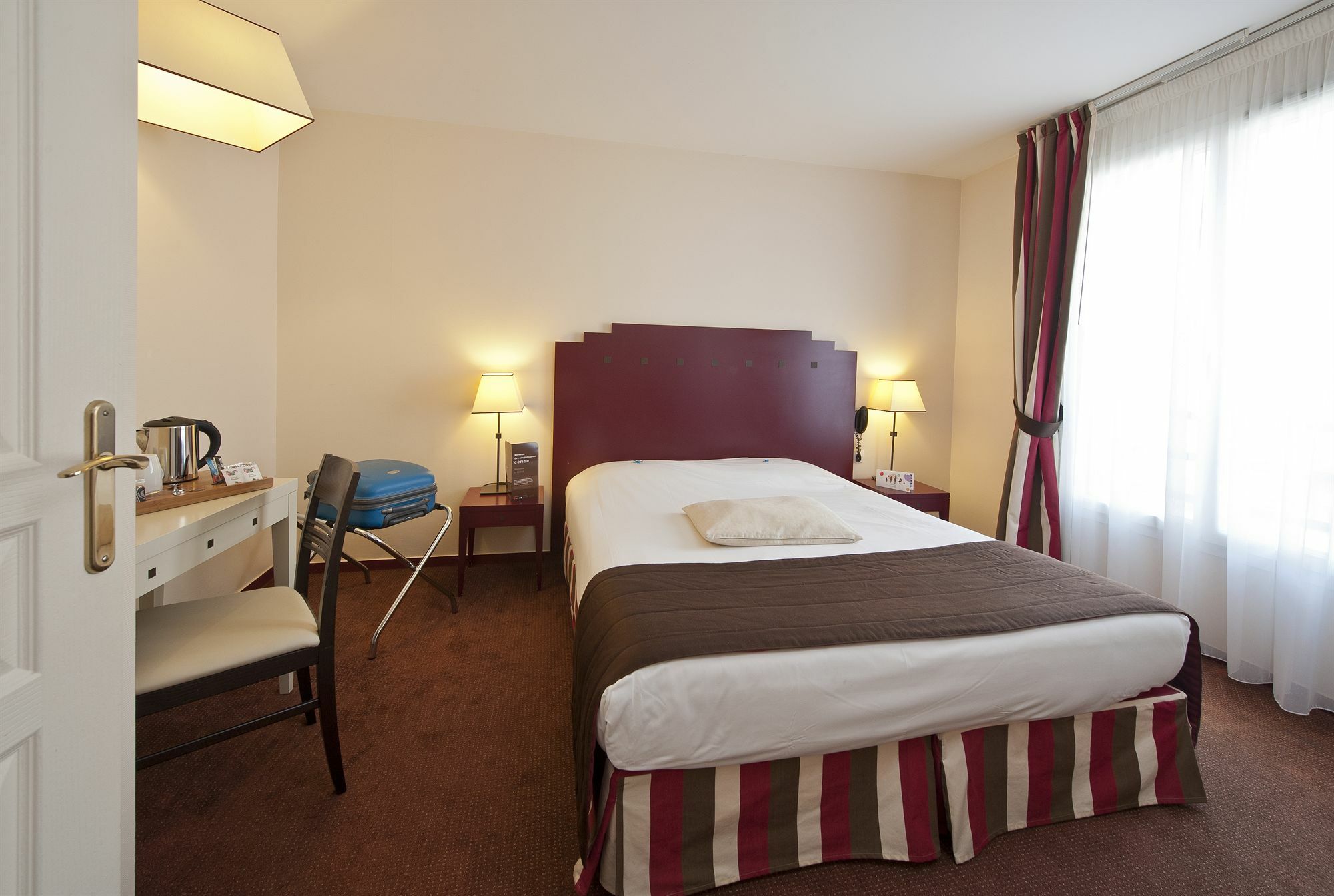 Hotel Cerise Chatou Buitenkant foto